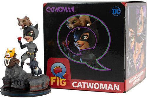 Qmx DC Catwoman QFig Elite Vinyl Figure 4