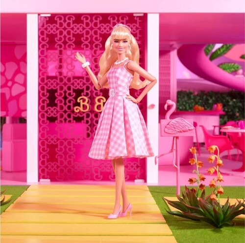 Mattel - Barbie The Movie Margot Robbie as Barbie, Wearing Pink and White Gingham Dress